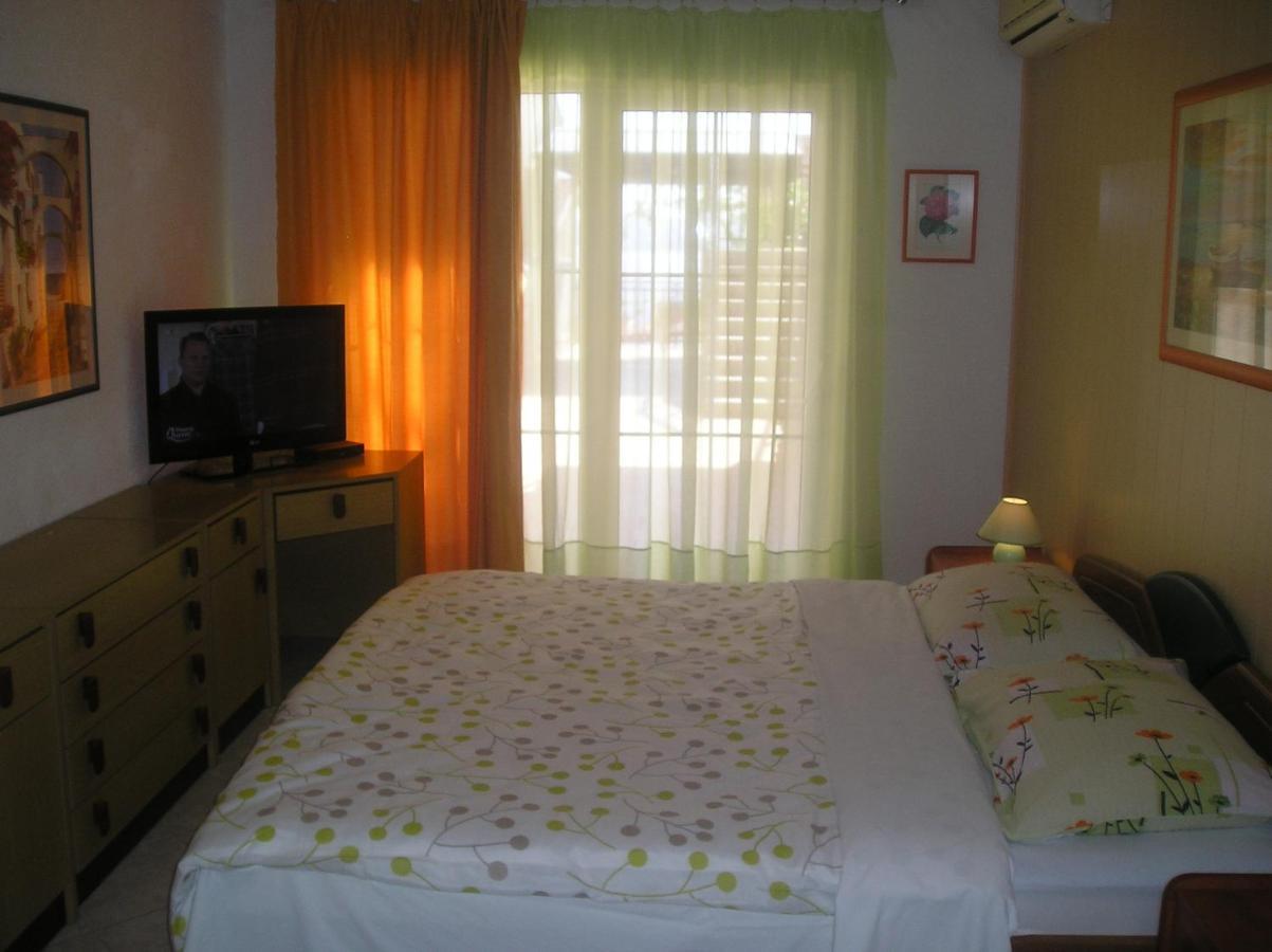 Family Apartments Ankica Crikvenica Exterior foto